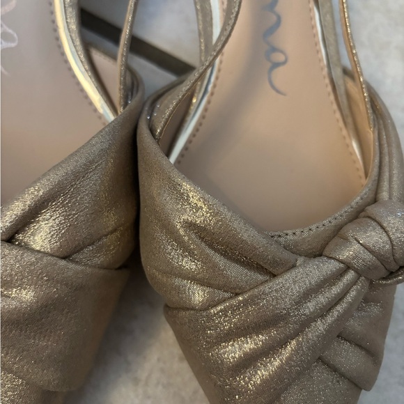 Nina Gold/Champagne Strappy Heels With Bow - Picture 2 of 5